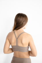 Load image into Gallery viewer, Effortless Top